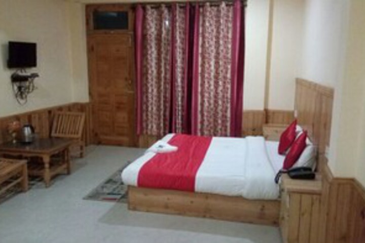 Room 13 of 17