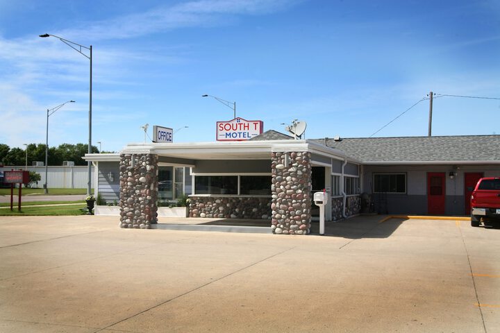 Hotel 57 of 71
