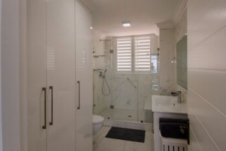 Room 3 of 25