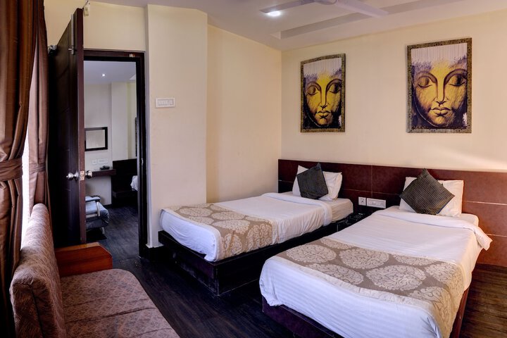 Room 9 of 29