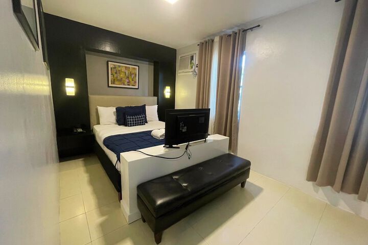 Room 11 of 38