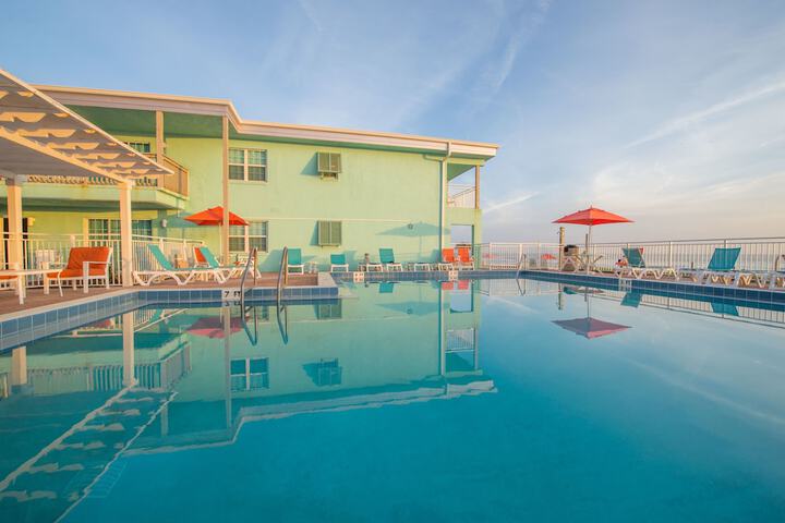 Pool 56 of 75