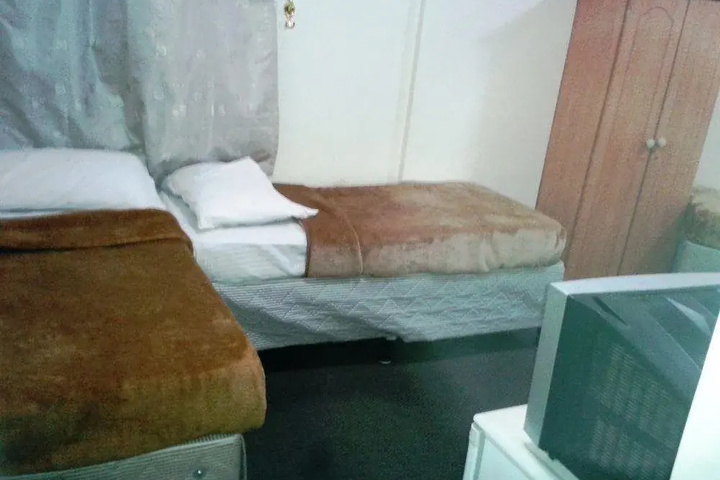 Room 5 of 16