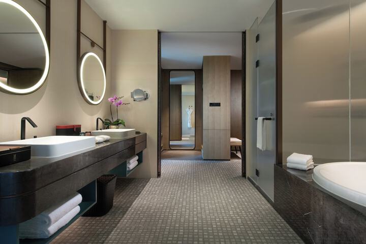 Room 34 of 75