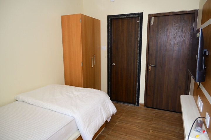 Room 26 of 38