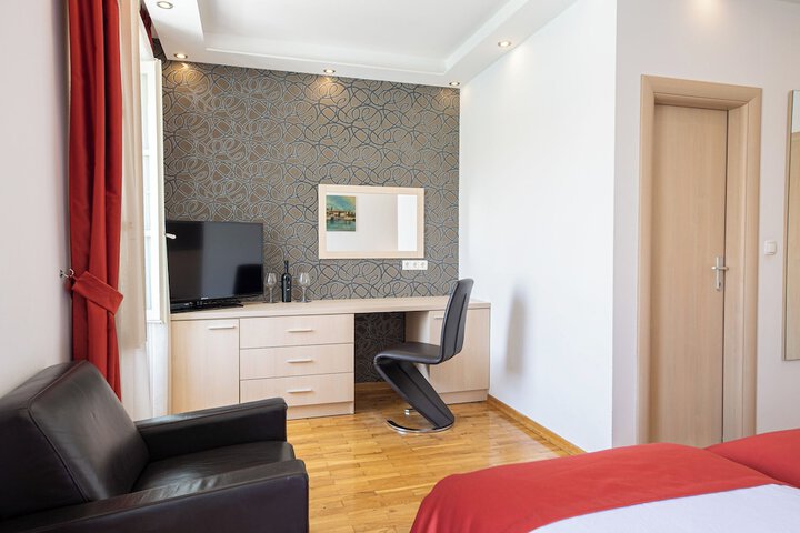 Room 58 of 132