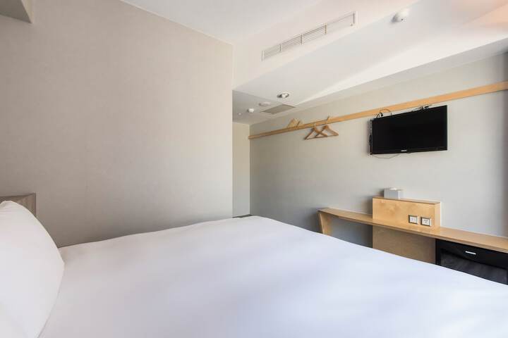 Room 26 of 38