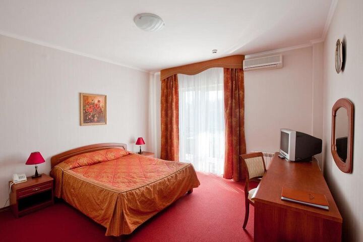 Room 40 of 99