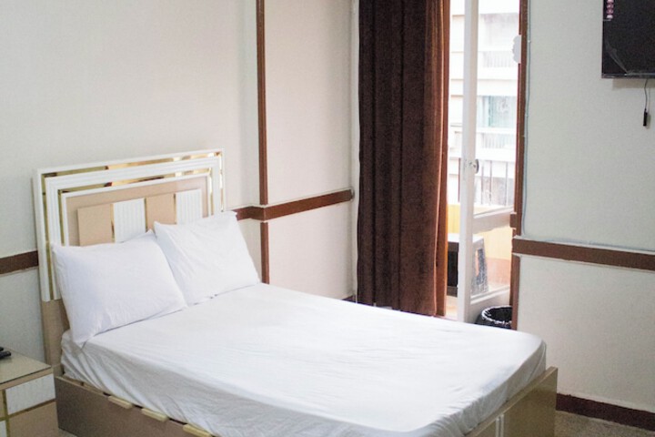 Room 19 of 37