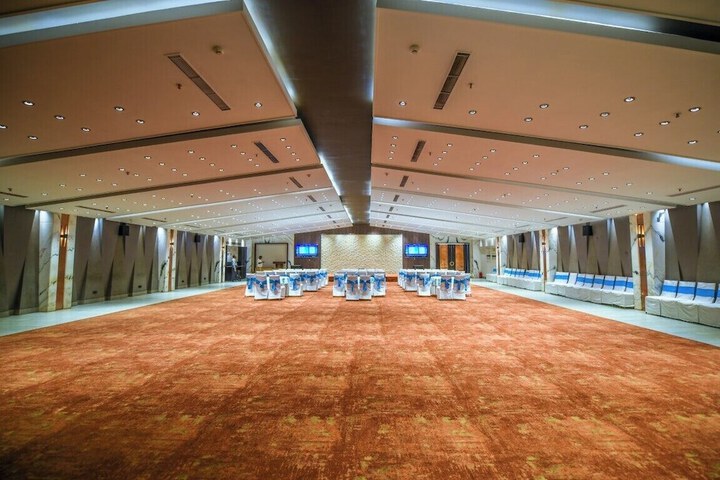 Business Center 47 of 60