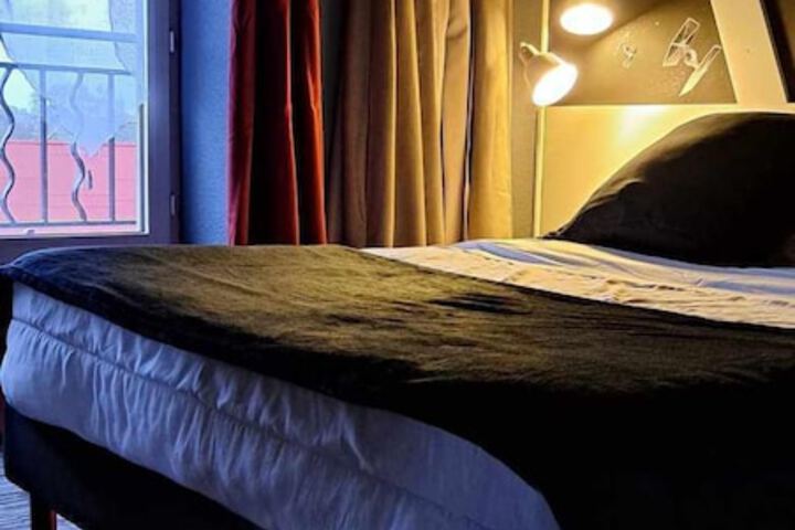 Room 49 of 71