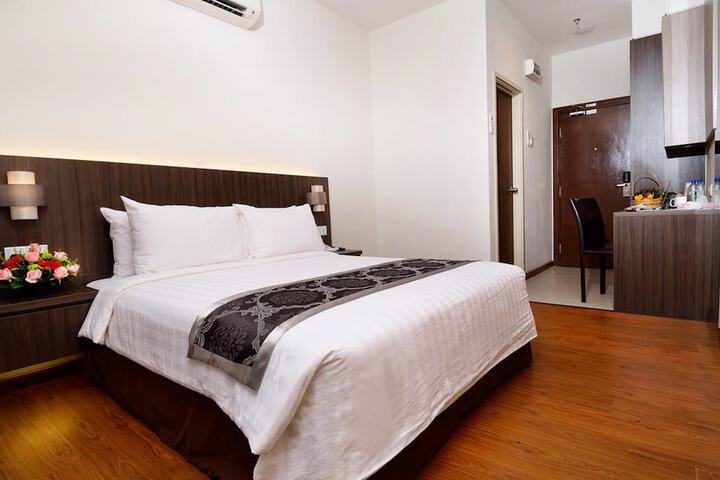Room 9 of 41