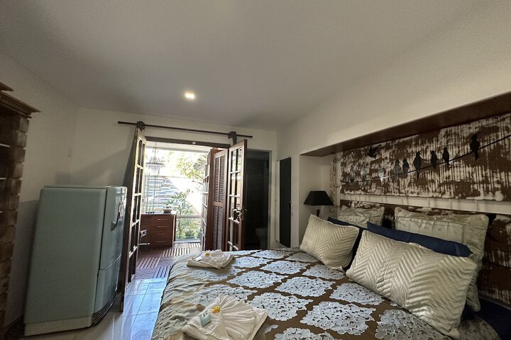 Room 6 of 180