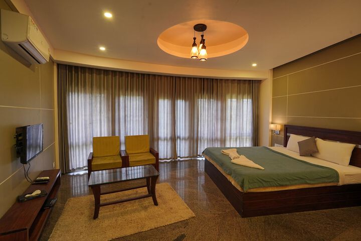 Room 8 of 48