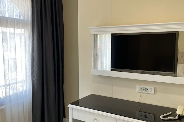 Room 15 of 42