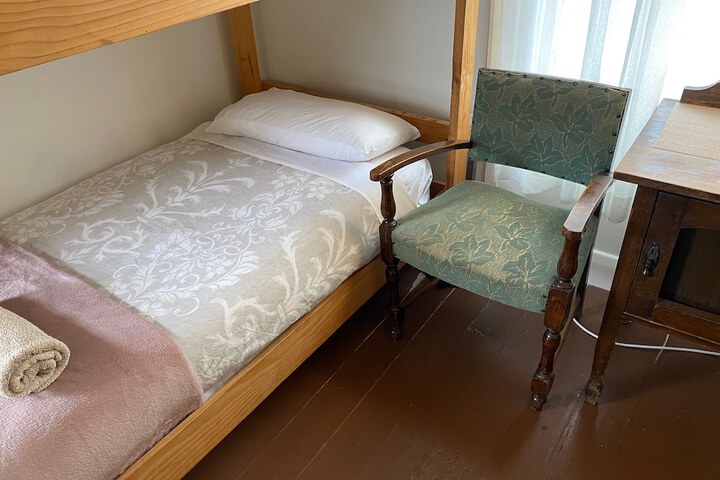 Room 34 of 128