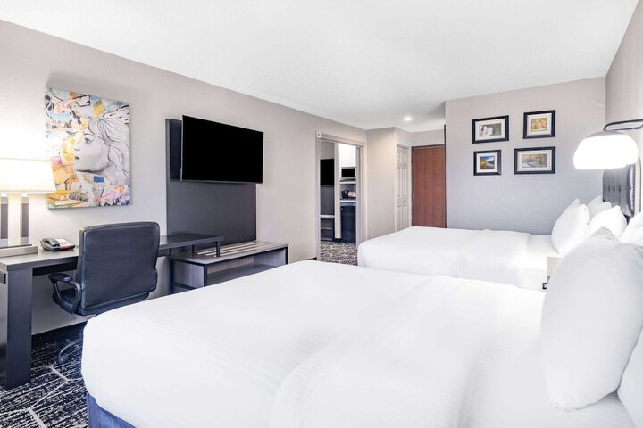 2 Queen Beds Accessible (1 of 11)