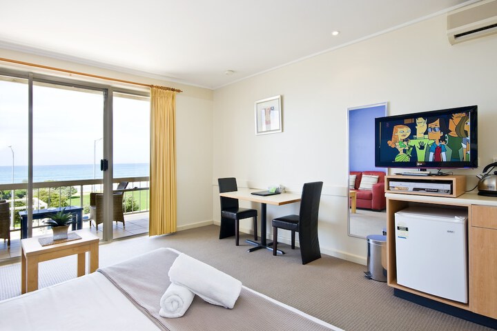 Room 15 of 48