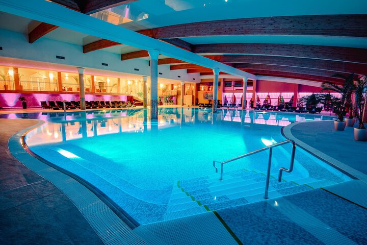 Pool 18 of 36