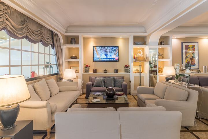 Guest Lobby