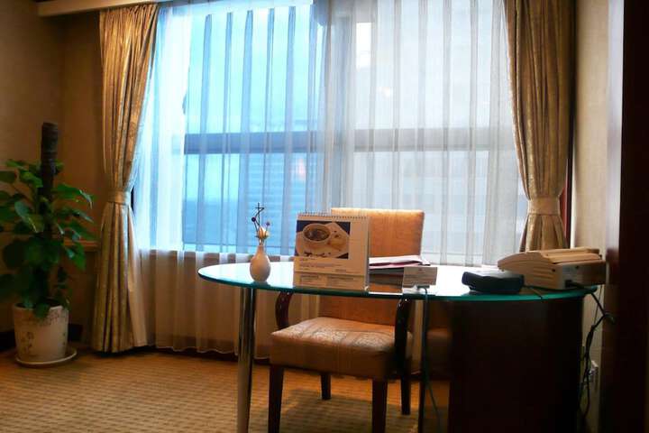 Room 12 of 40