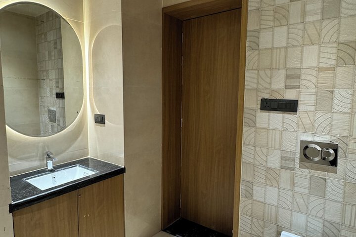 Room 21 of 49