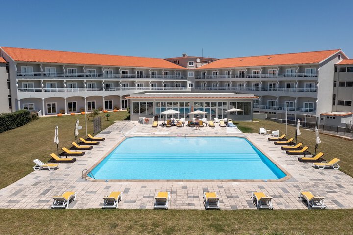 Hotel with Pool