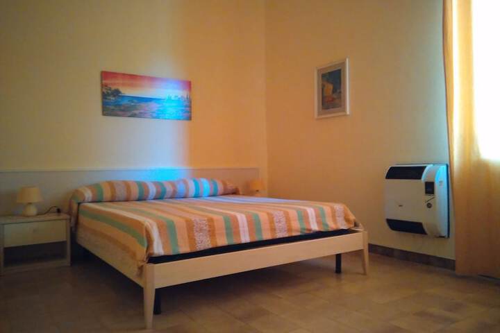 Room 6 of 32
