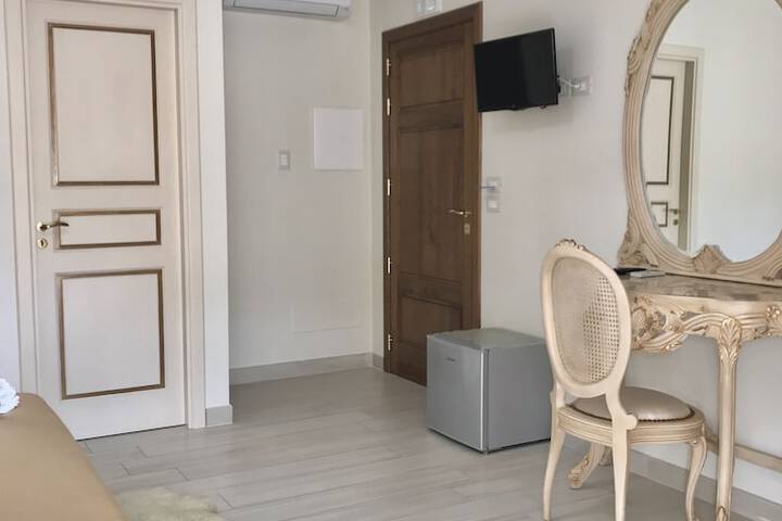 Room 6 of 58