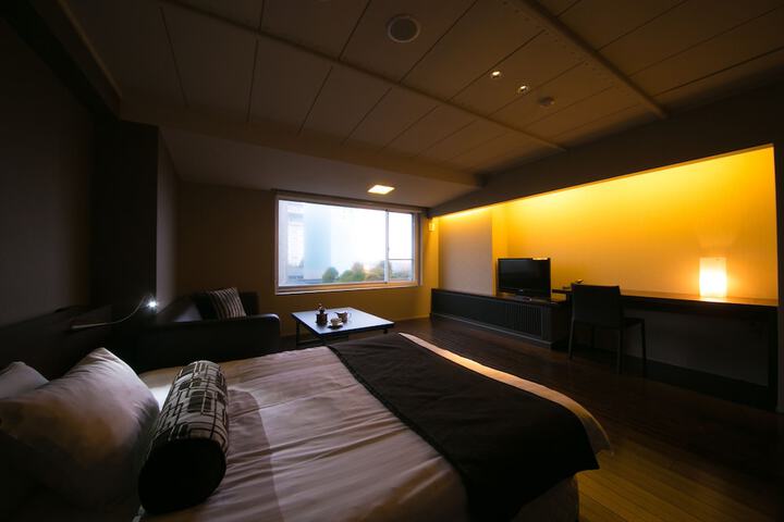 Room 7 of 73
