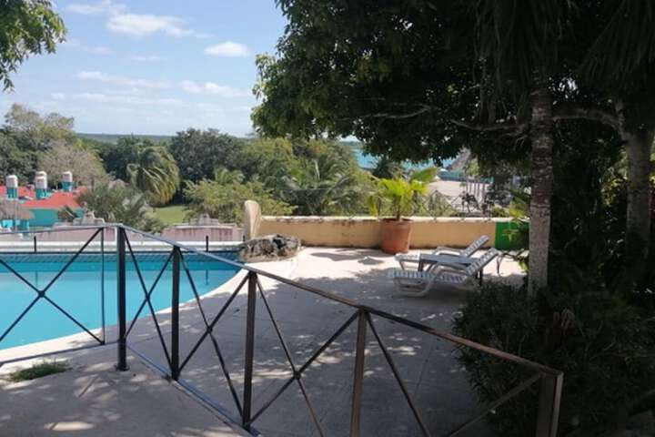Hotel Pool