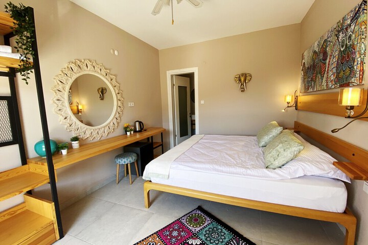 Room 2 of 22