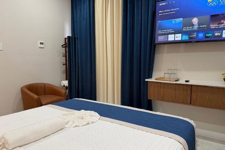 Room 2 of 16