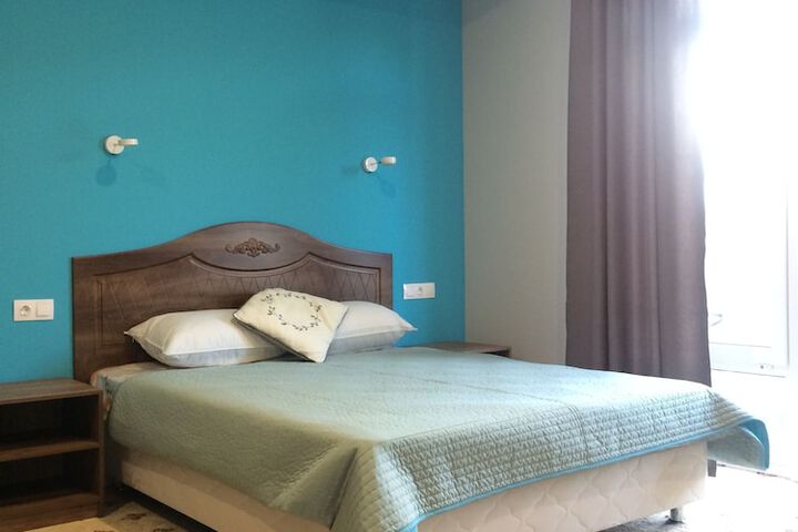 Room 8 of 30