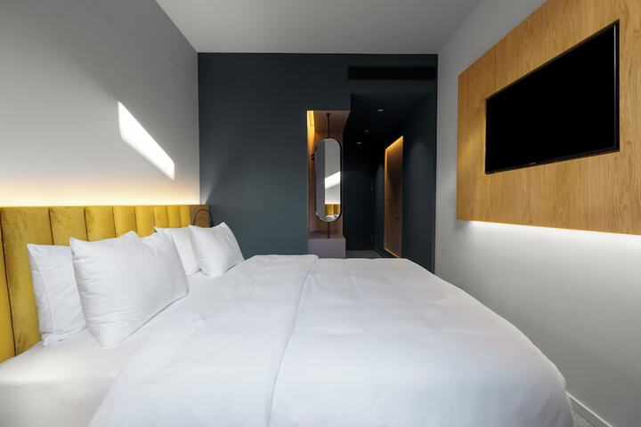 Room 17 of 58