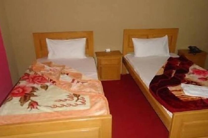 Room 4 of 6