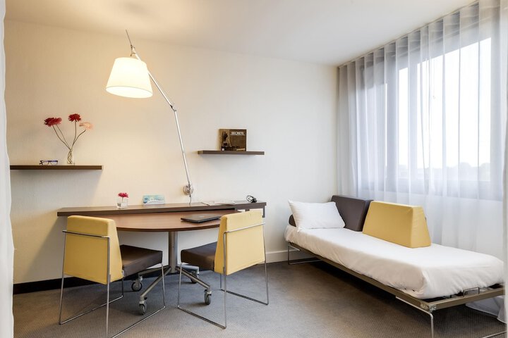 Room 15 of 50