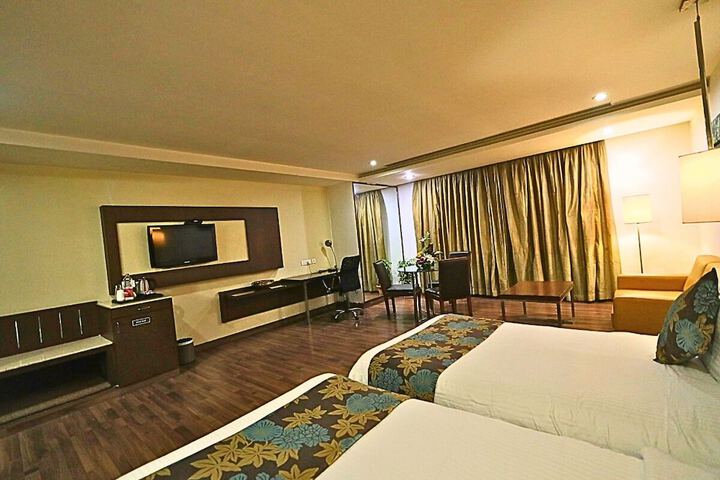 Room 7 of 28