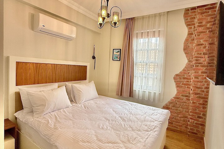 Room 82 of 126