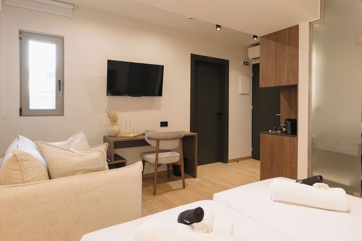 Room 10 of 172