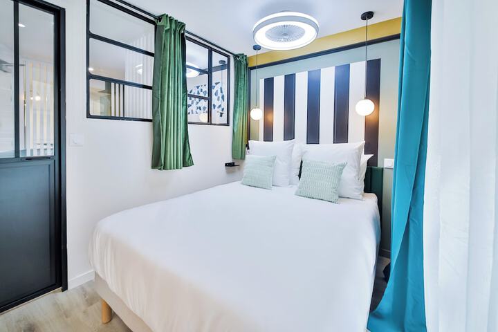 Room 54 of 270