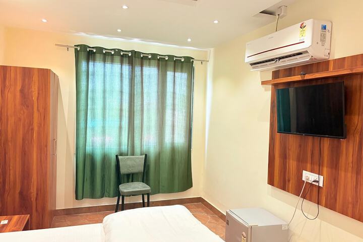 Room 15 of 26