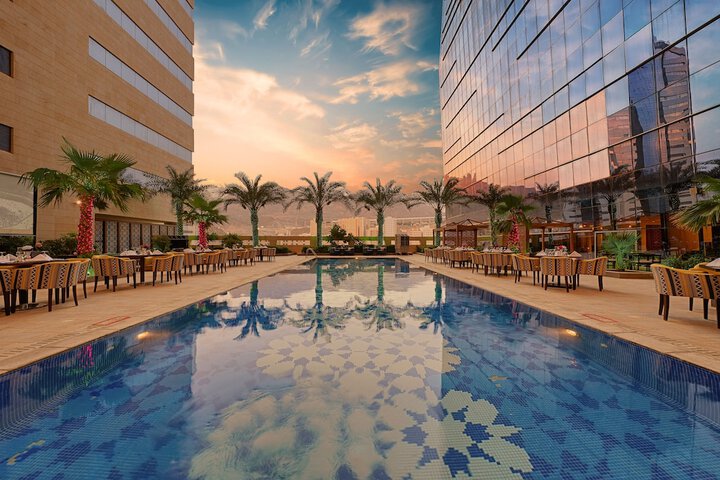 Hotel Pool