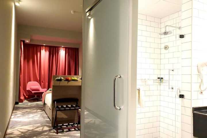 Room 7 of 57