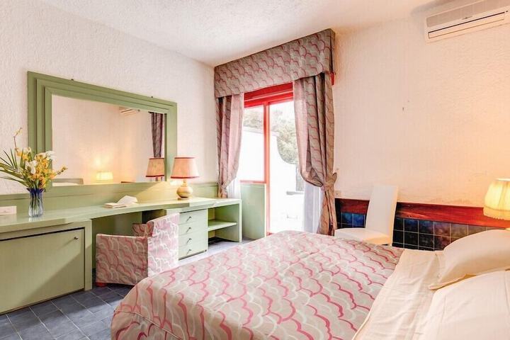 Room 9 of 41