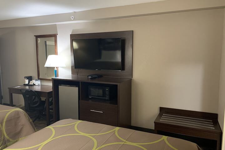 2 Queen Beds (4 of 6)