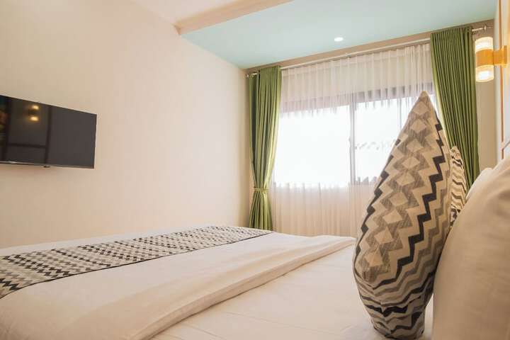 Room 6 of 50