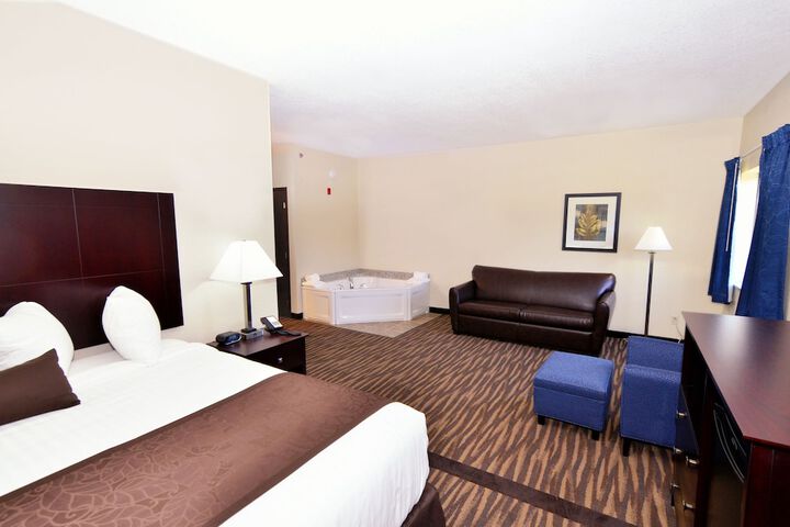 1 King Bed Suite (27 of 44)