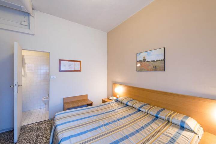 Room 14 of 36