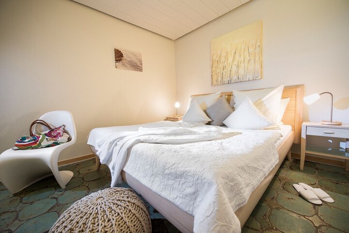 Room 5 of 38